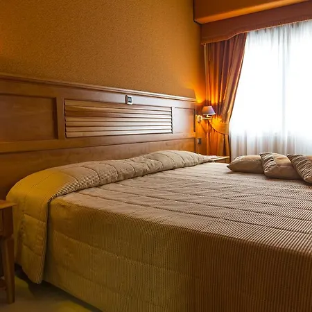 Otel Futura Centro Congressi 4*