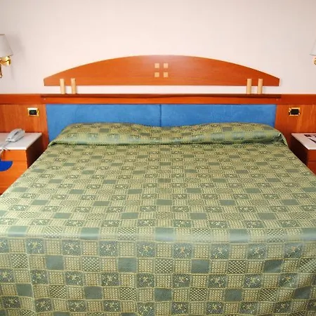 Otel Futura Centro Congressi 4*