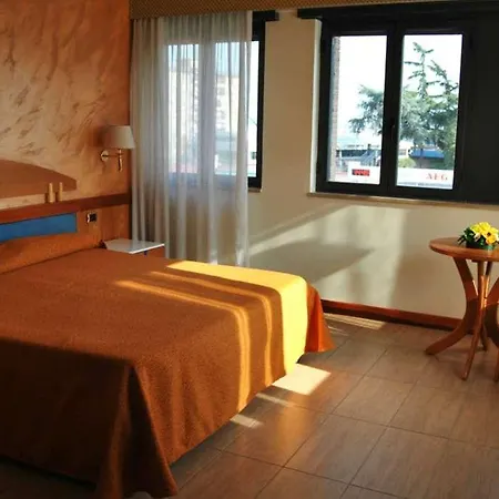 Otel Futura Centro Congressi 4*
