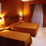 菲尤特拉会议中心酒店 4* 那不勒斯