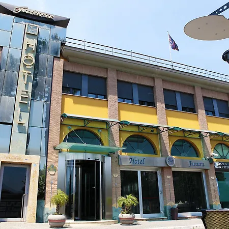 Futura Centro Congressi מלון 4*