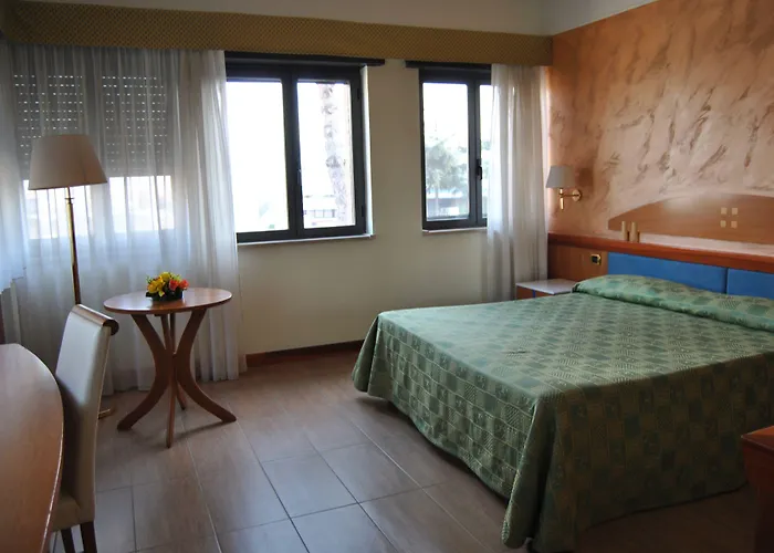 Futura Centro Congressi 4* Nápoles