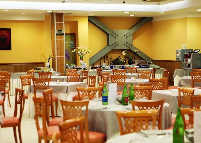 Futura Centro Congressi Hotel 4*