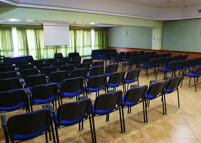 Futura Centro Congressi 4* Nápoles