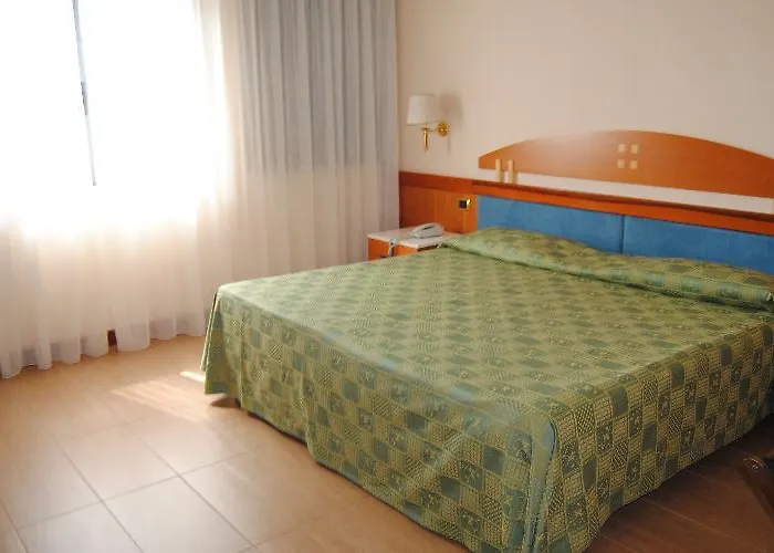 Futura Centro Congressi 4* Nápoles