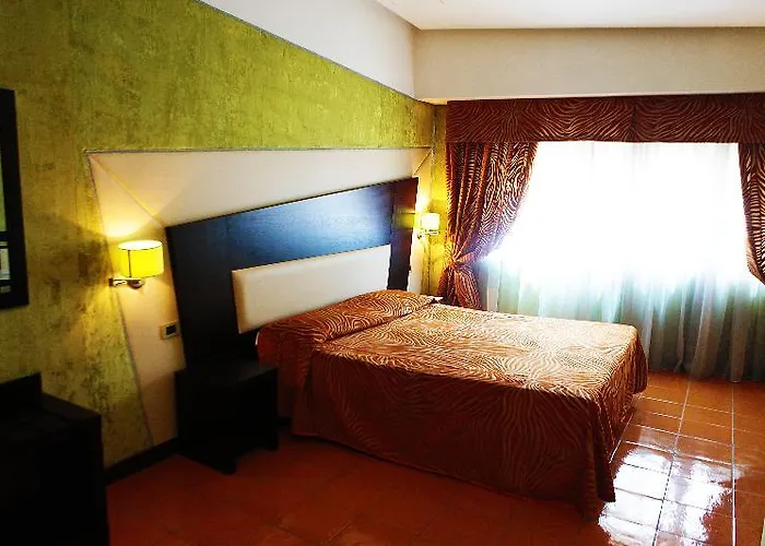 Futura Centro Congressi 4* Nápoles