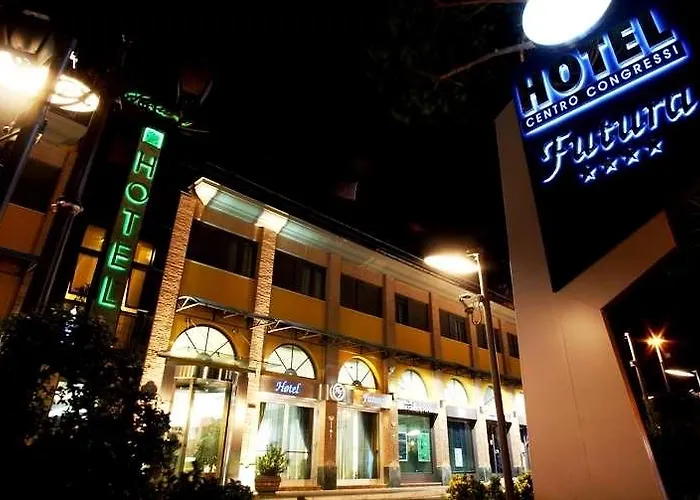 Futura Centro Congressi 4* Nápoles