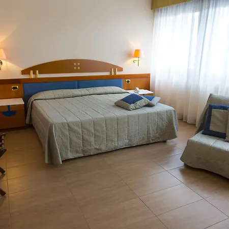 Futura Centro Congressi 4* Napels