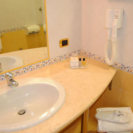 Hotel Futura Centro Congressi Naples